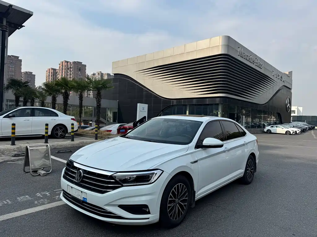 Volkswagen Sagitar 2020