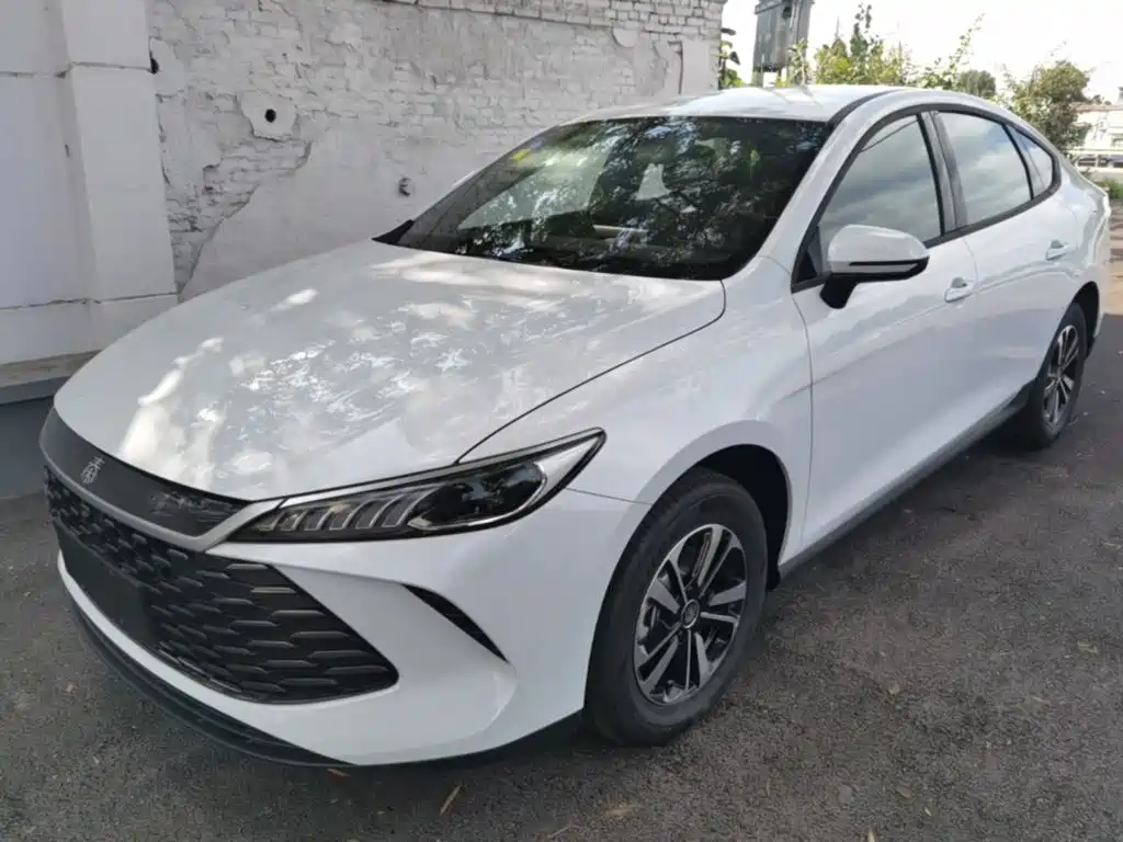 BYD Qin Plus PLUS 2025 DM-i Smart Drive 128KM