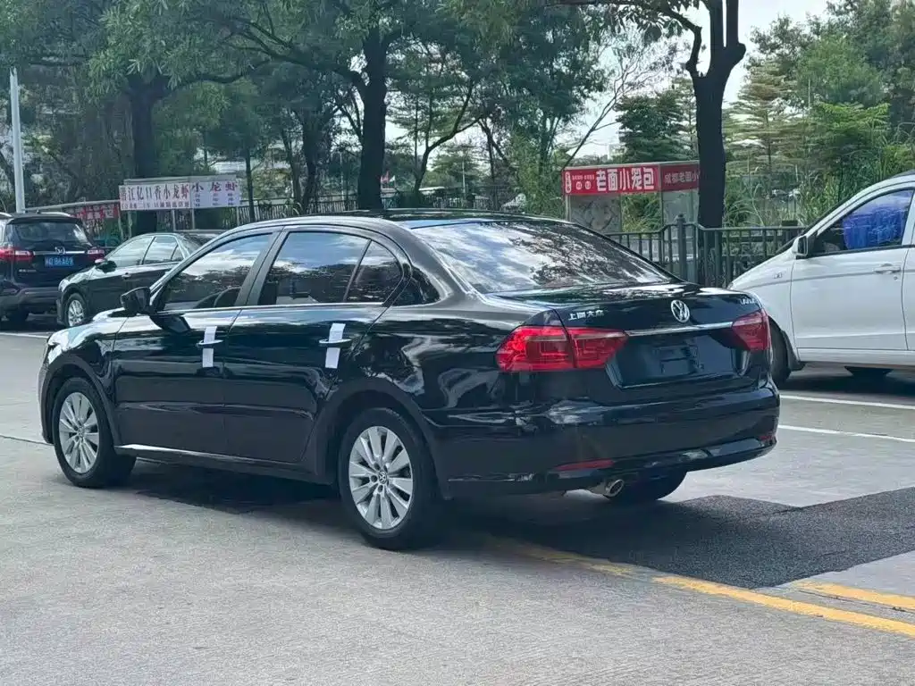 Volkswagen Lavida — миниатюра 4