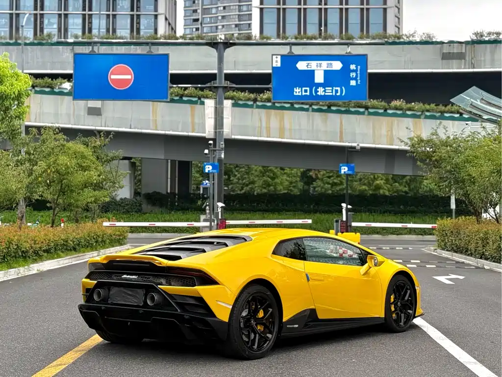 Lamborghini Huracán — миниатюра 7