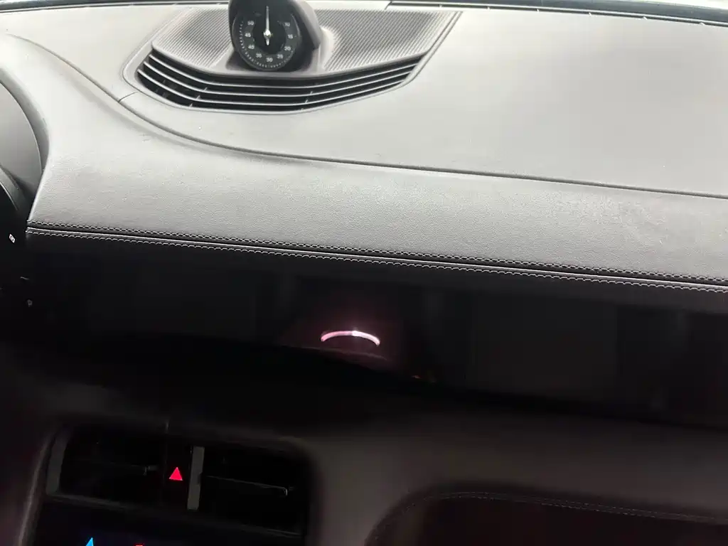 Porsche Taycan — миниатюра 12