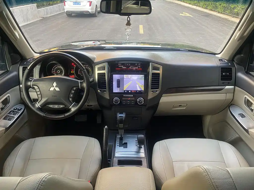 Mitsubishi V97 2019 3.8L AT