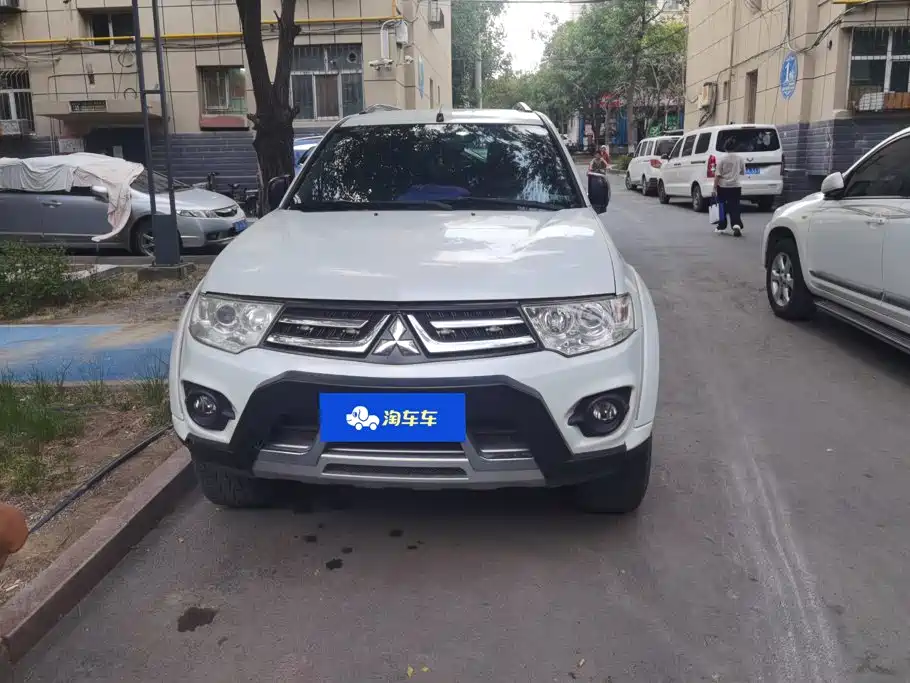 Mitsubishi Pajero Sport — миниатюра 2