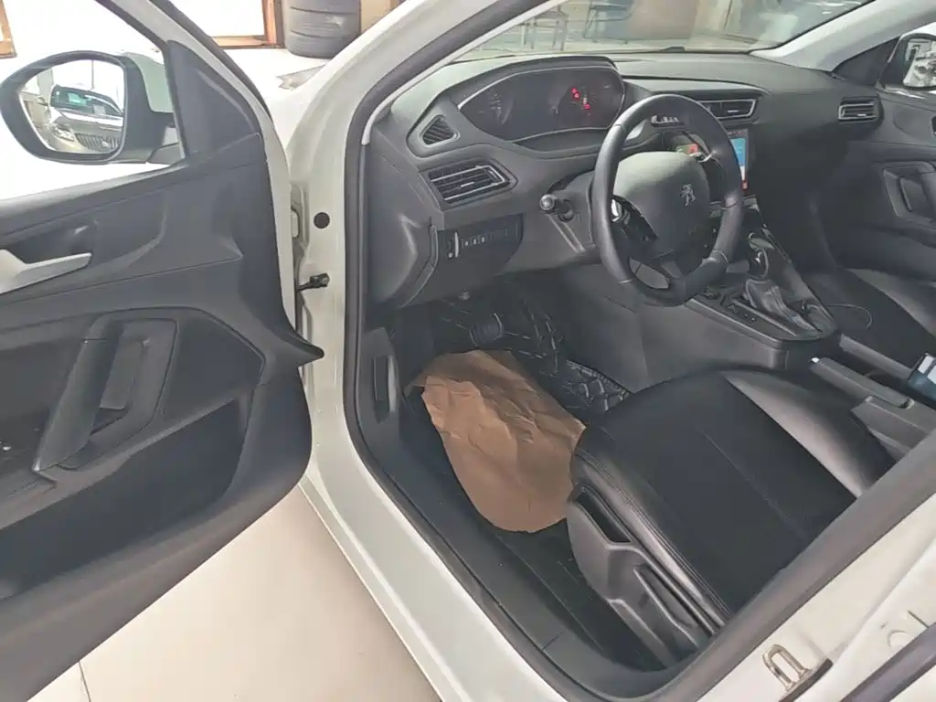 Peugeot 308 — миниатюра 16
