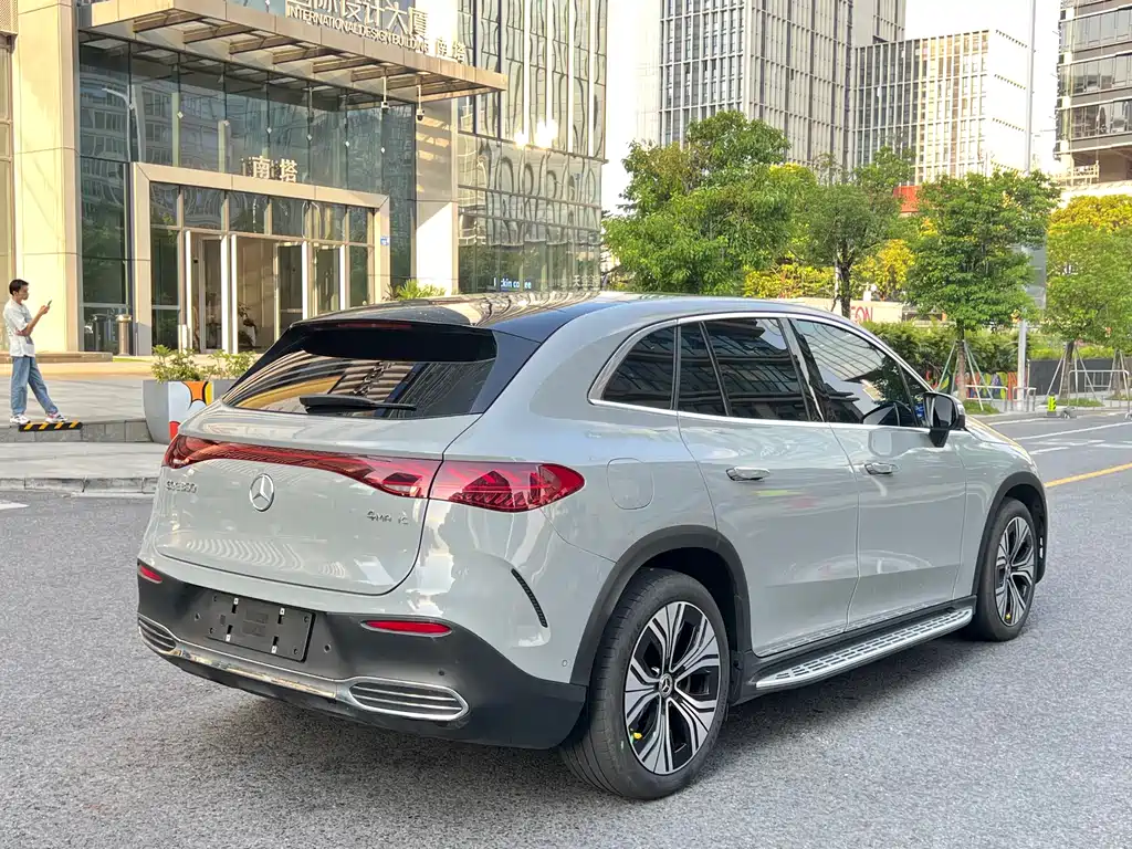 MERCEDES-BENZ EQE SUV
