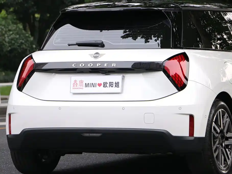 MINI MINI COOPER EV — миниатюра 7