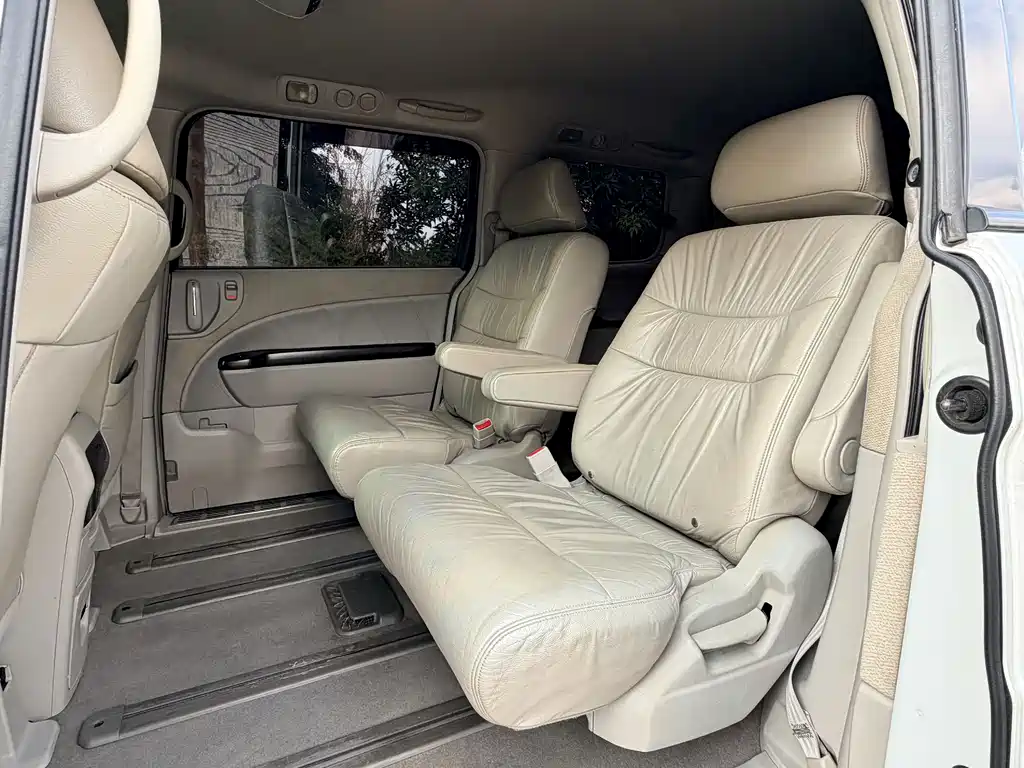 Honda Elysion — миниатюра 6