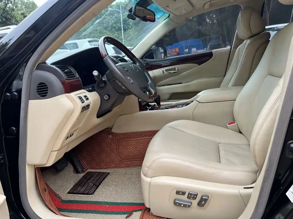 Lexus LS — миниатюра 10