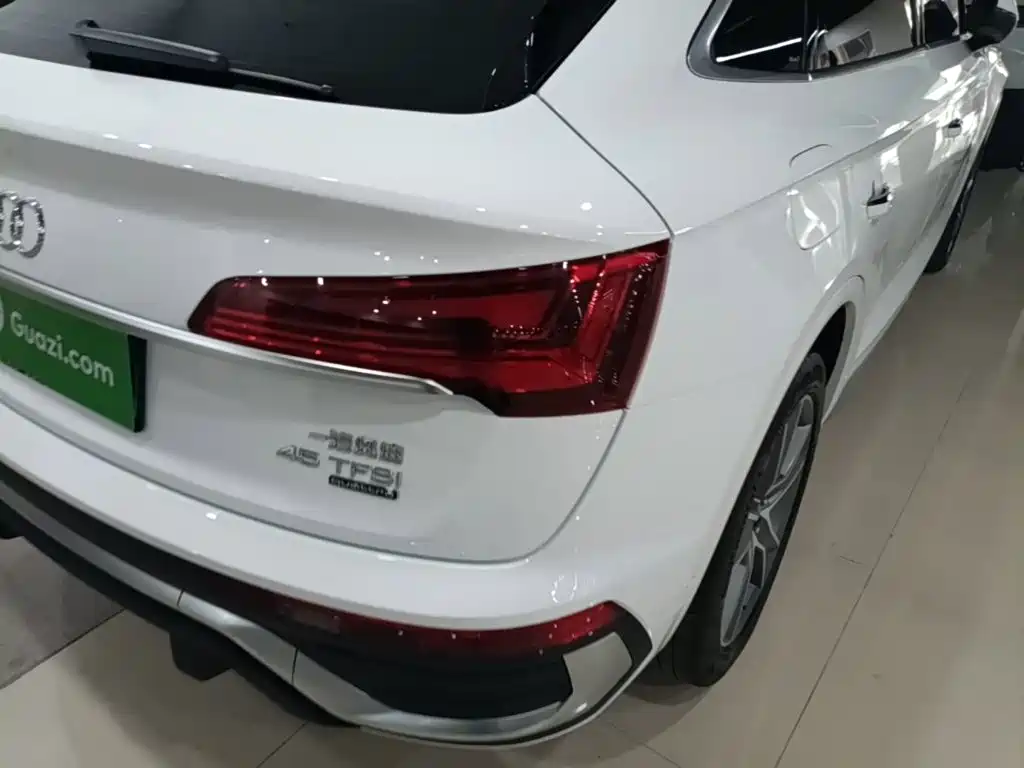 Audi Q5L Sportback — миниатюра 8