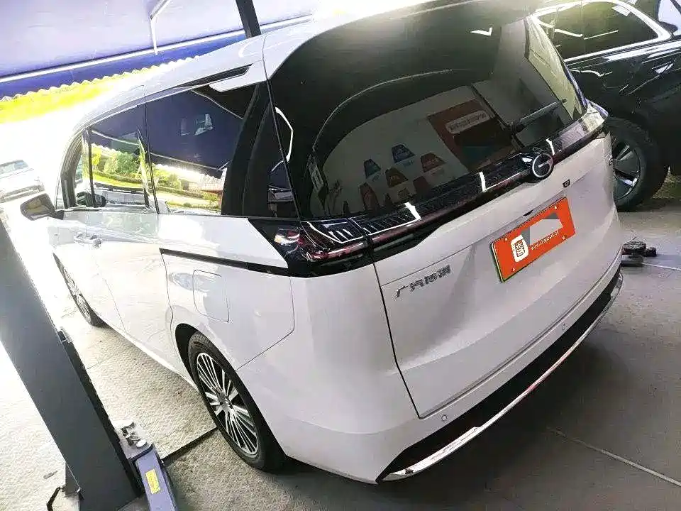 GAC Motor Trumpchi E8 PHEV — миниатюра 2
