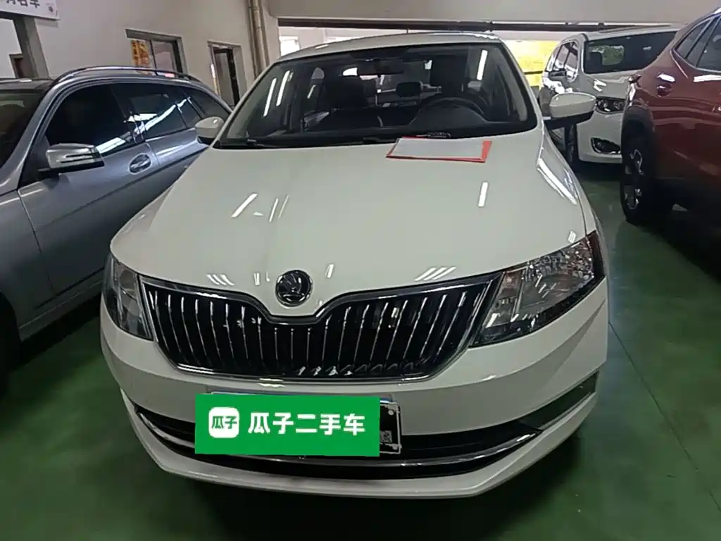 Skoda Rapid — миниатюра 3