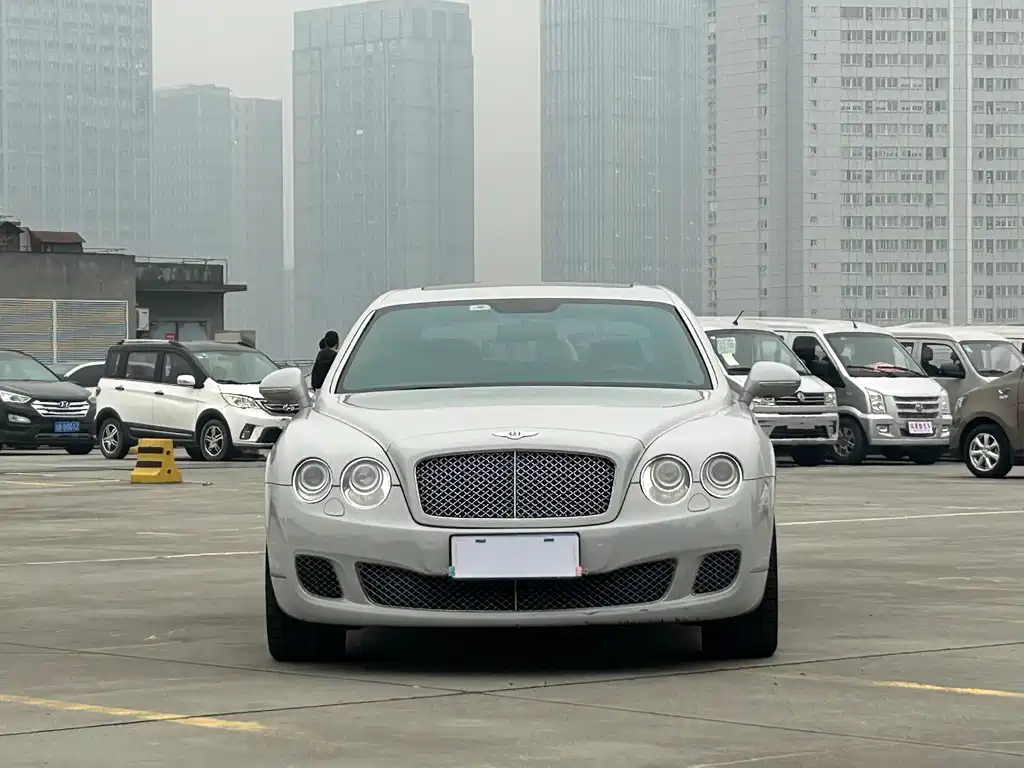 Bentley Flying Spur 2010 6.0T мест