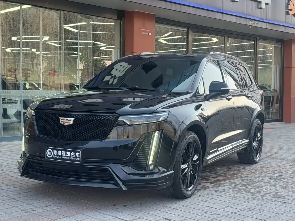 CADILLAC XT6