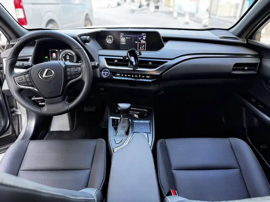 Lexus UX — миниатюра 5
