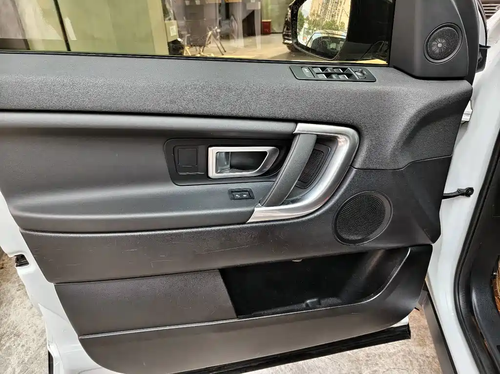 Land Rover Discovery Sport — миниатюра 13