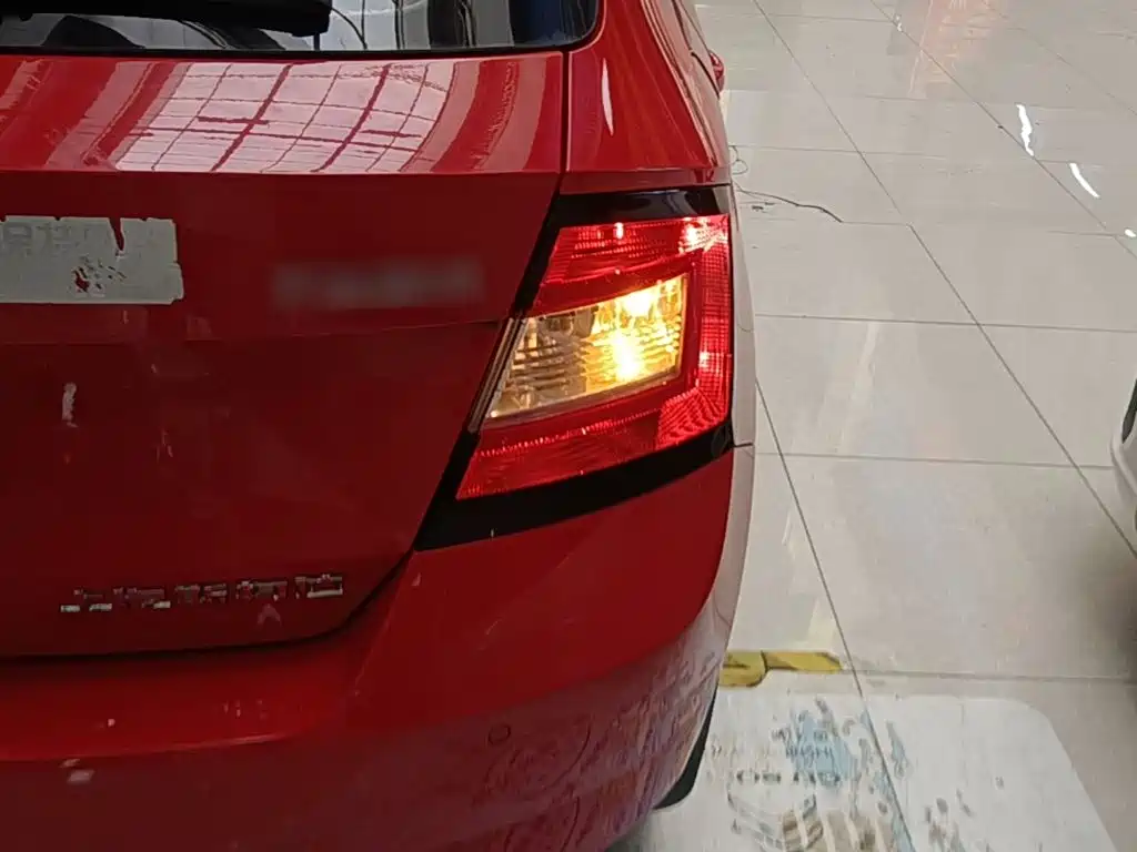 Skoda Fabia — миниатюра 8