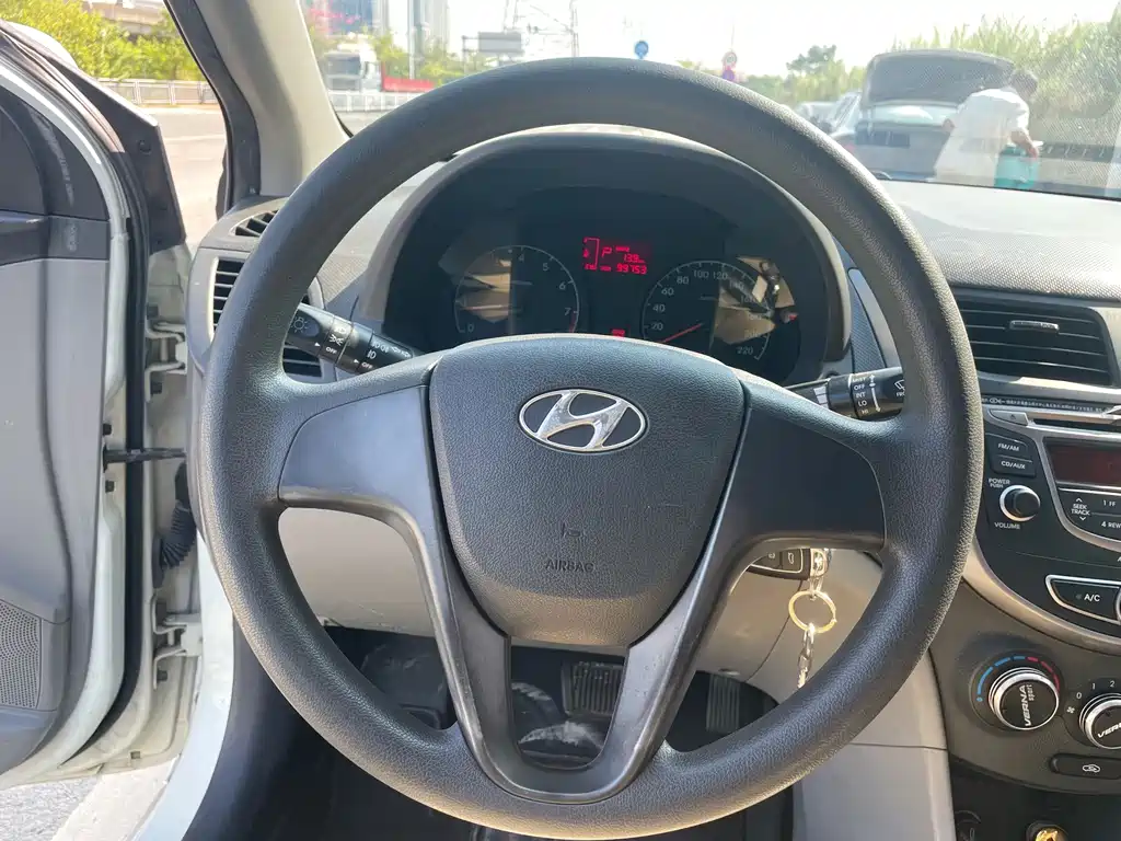 Hyundai Verna — миниатюра 19