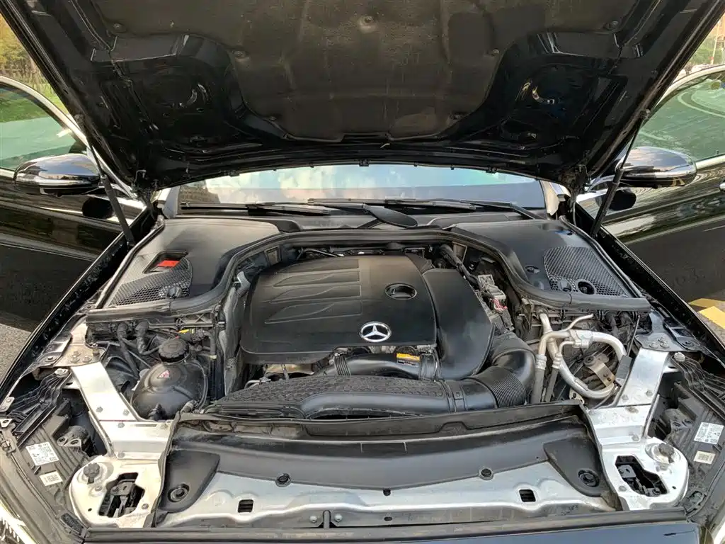 MERCEDES-BENZ E CLASS