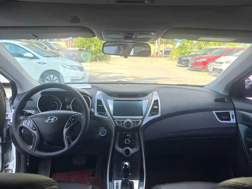 Hyundai Elantra Langdong — миниатюра 5