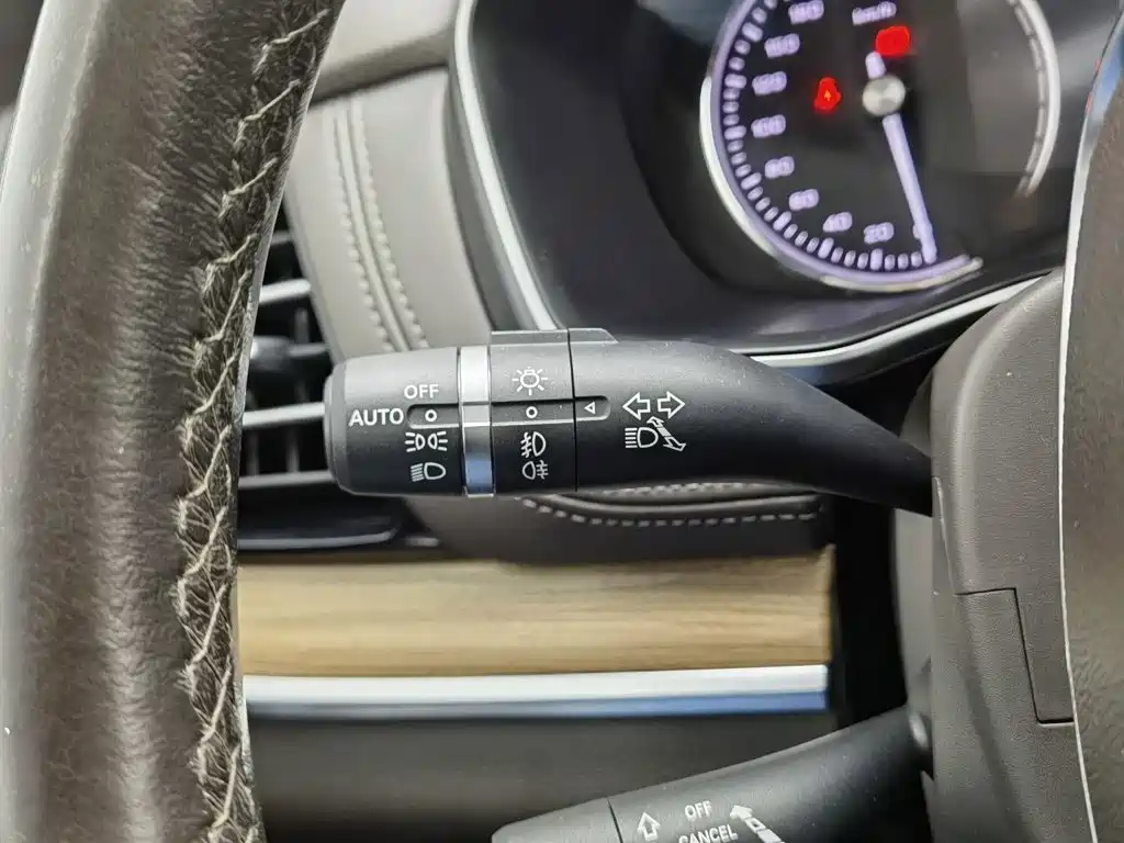 Roewe RX8 — миниатюра 21