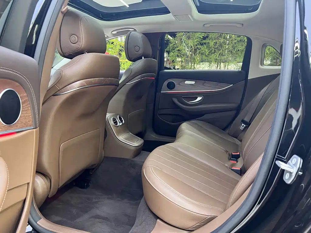 MERCEDES-BENZ E CLASS