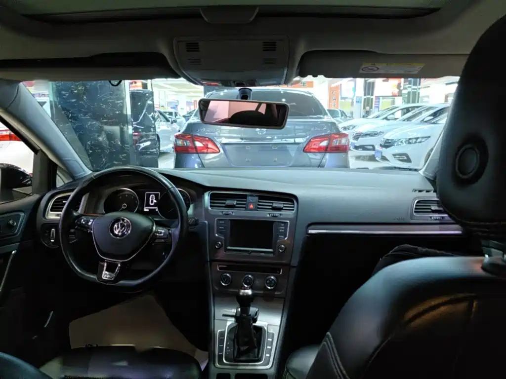 Volkswagen Golf — миниатюра 10