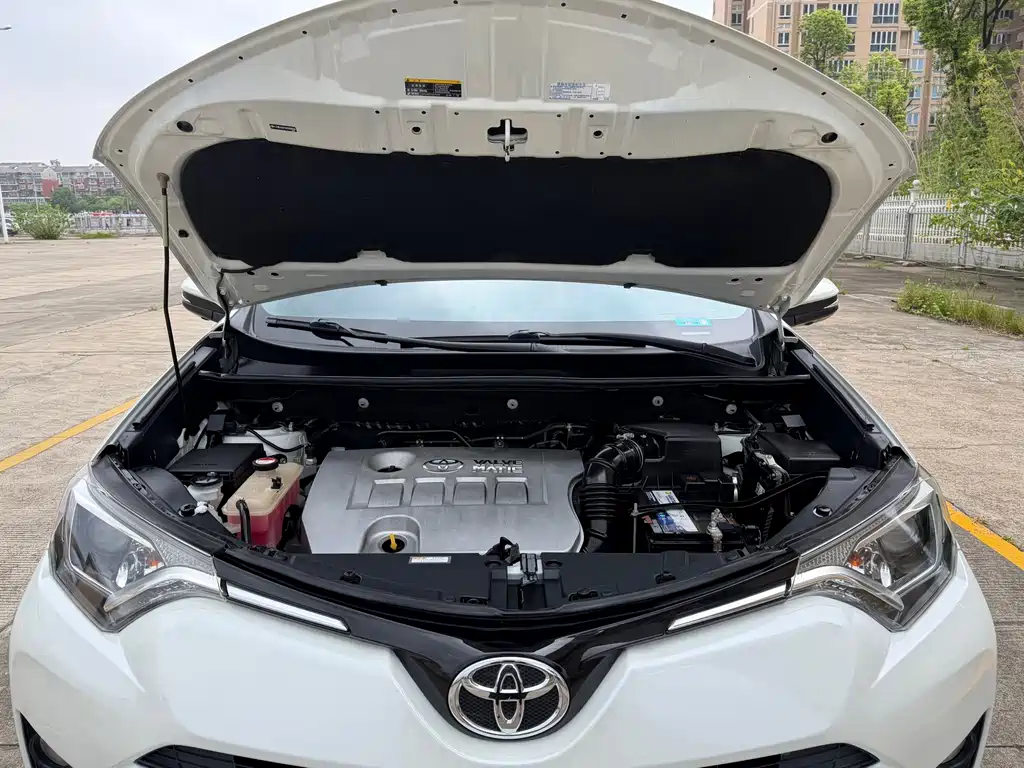 Toyota RAV4 — миниатюра 19