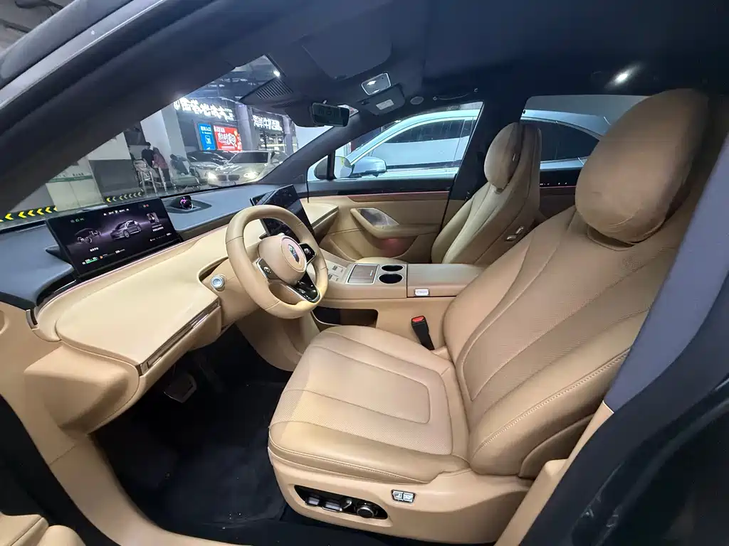 AITO WISDOM WORLD R7