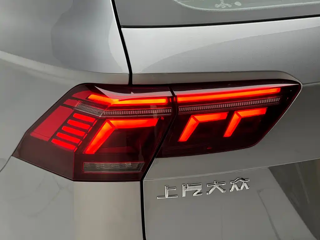 Volkswagen Tiguan L 2023 — фото 18