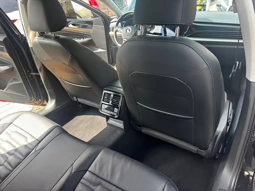 Volkswagen Passat — миниатюра 17