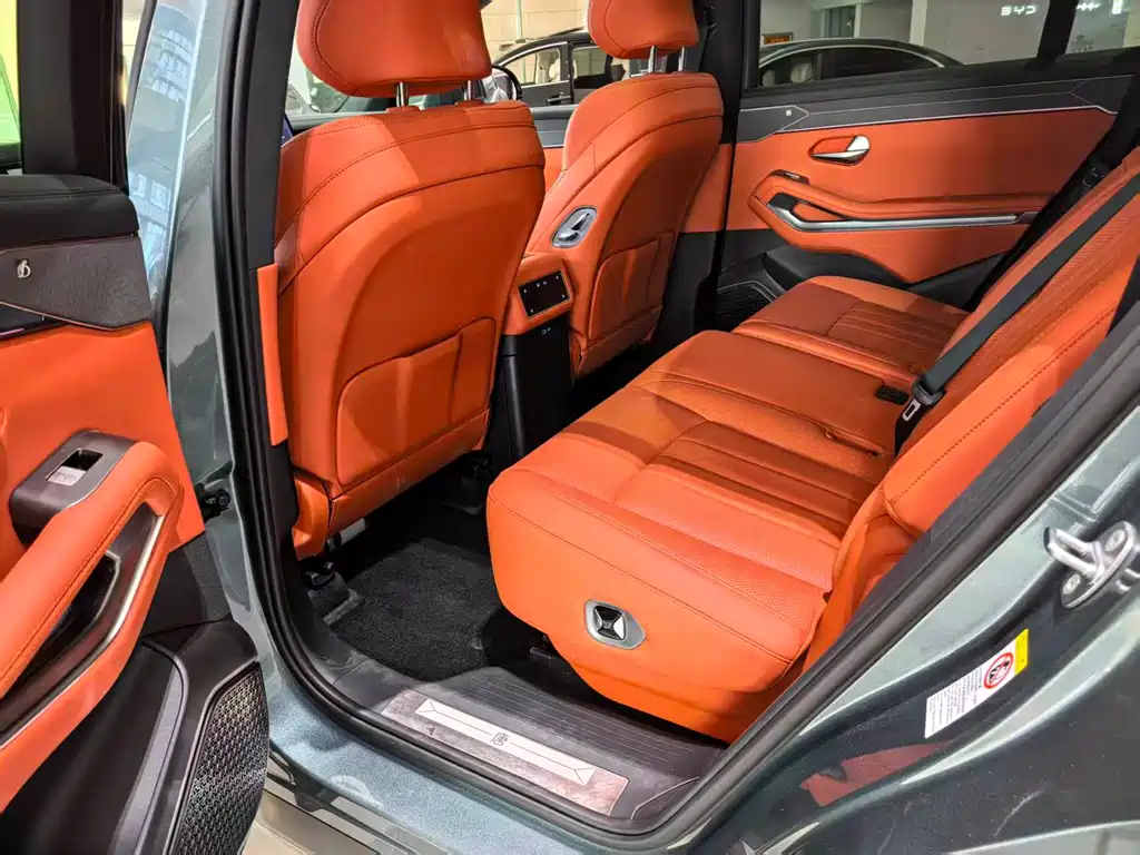 BYD Tang L L 2025 DM 175KM