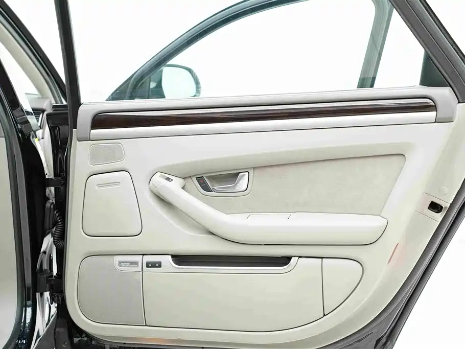 Audi A8 — миниатюра 33