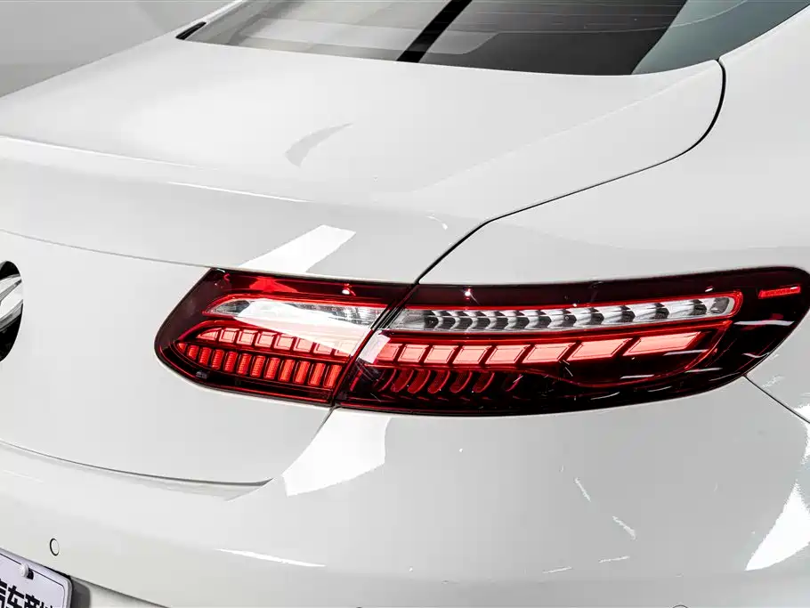 Mercedes-Benz E-Class (Import) — миниатюра 8