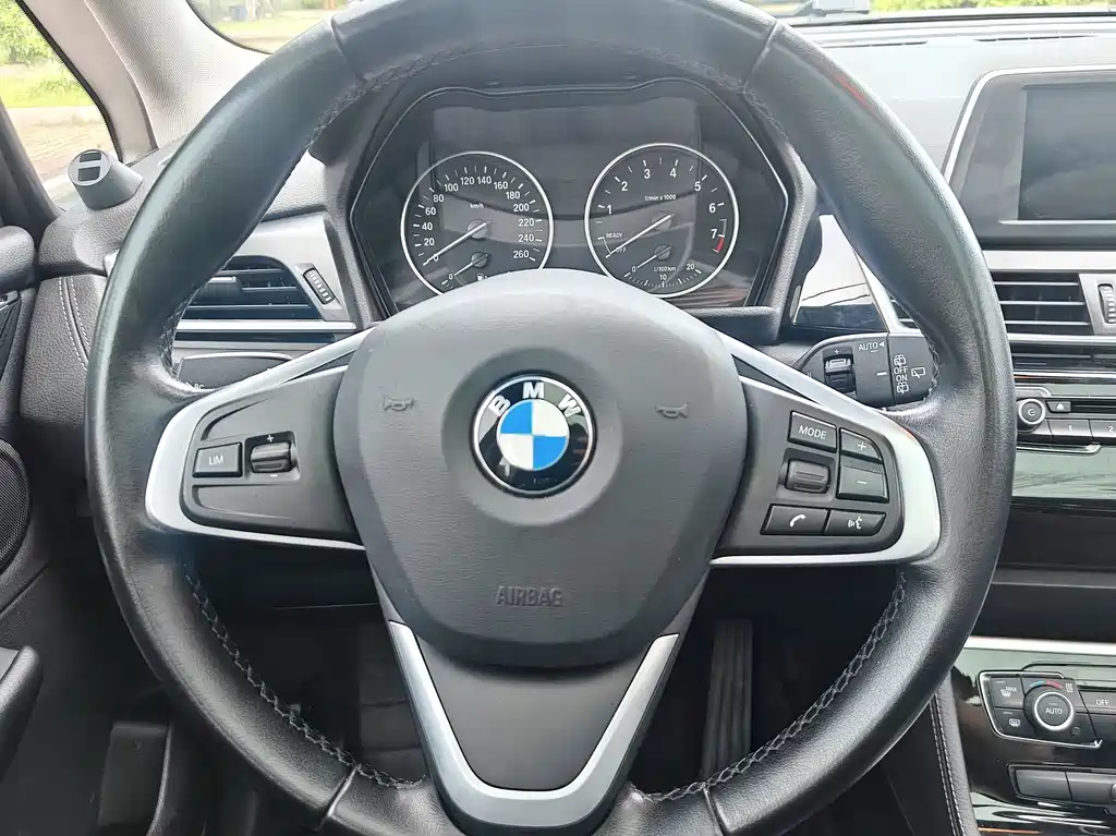 BMW 2 Series Active Tourer — миниатюра 15