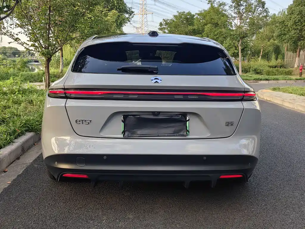 NIO NIO ET5T