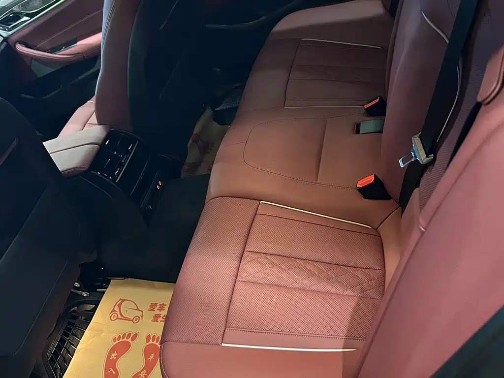 BMW 5 Series — миниатюра 5