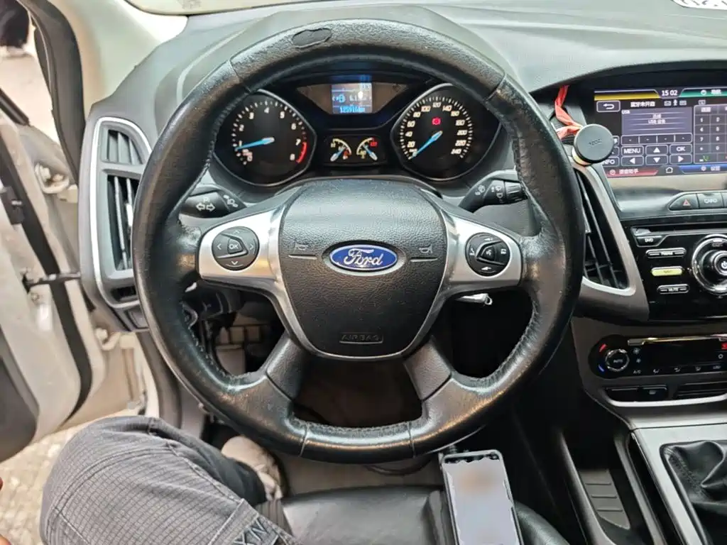 Ford Focus — миниатюра 11