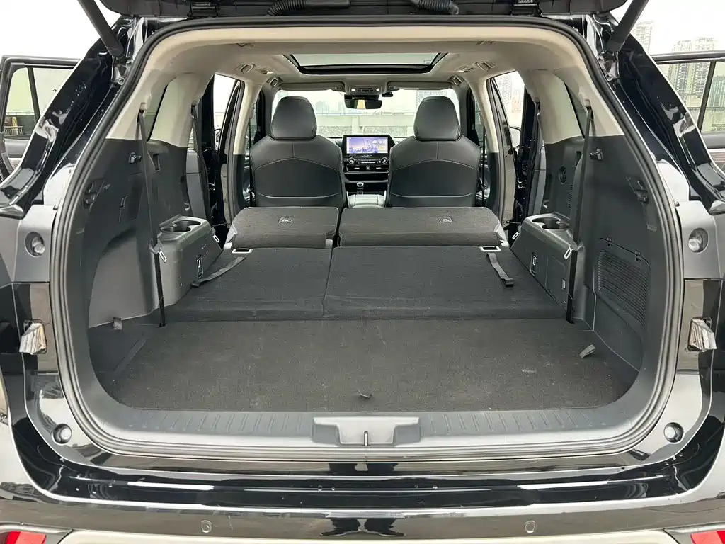 Toyota Highlander — миниатюра 9