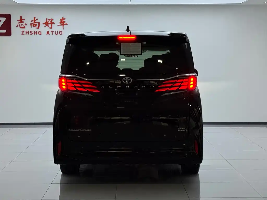 Toyota Alphard — миниатюра 13