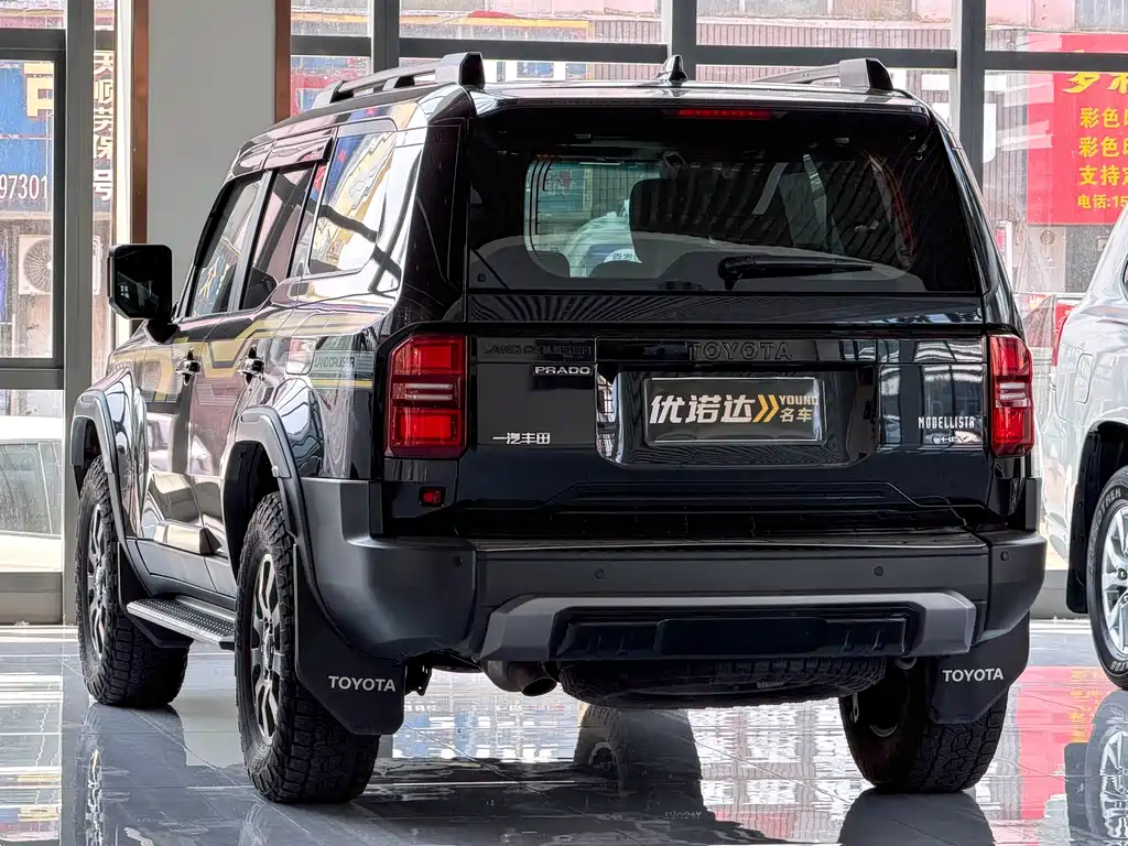 Toyota Land Cruiser Prado 2024 2.4T WX 6 мест