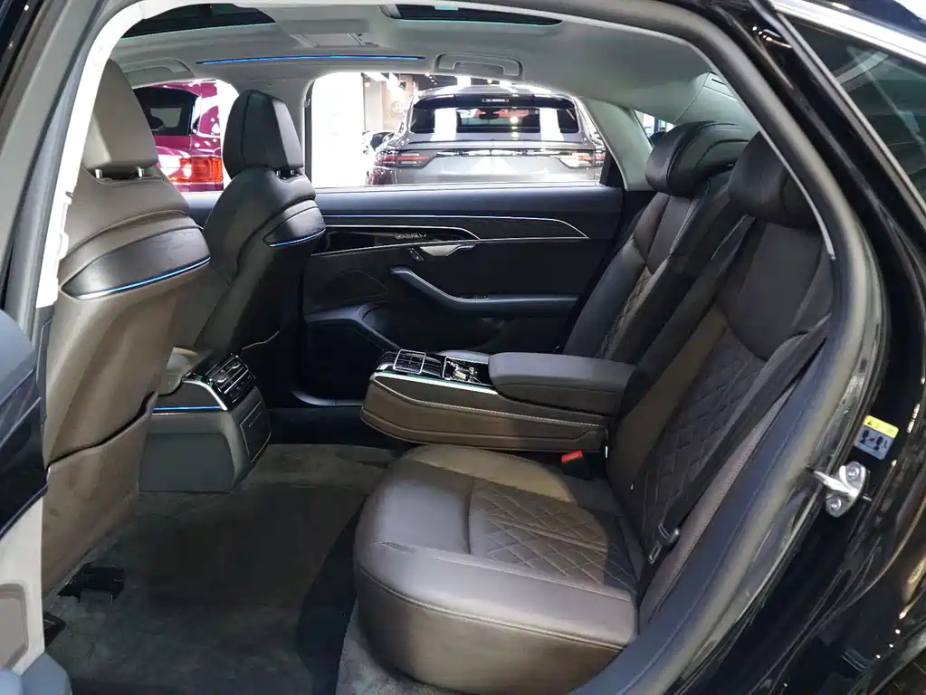 Audi A8 — миниатюра 6