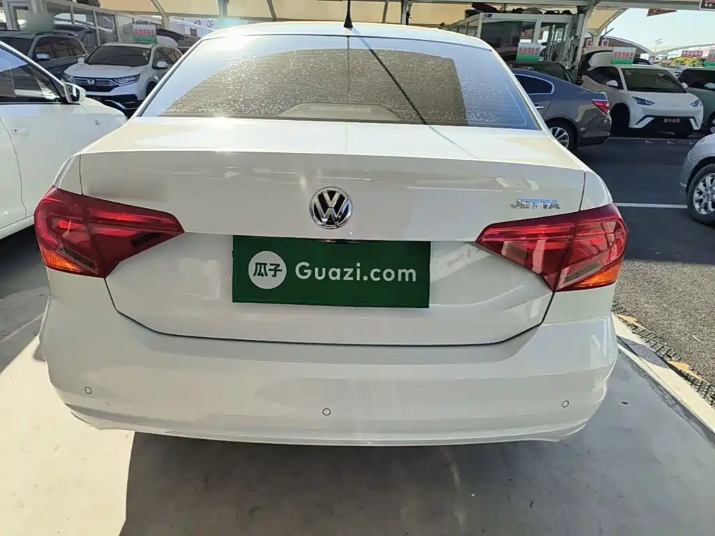 Volkswagen Jetta — миниатюра 6
