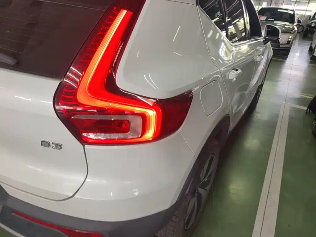 Volvo XC40 — миниатюра 8