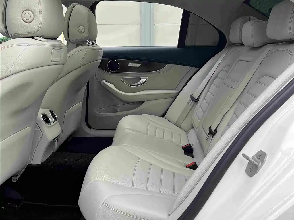 Mercedes-Benz C-Class — миниатюра 5