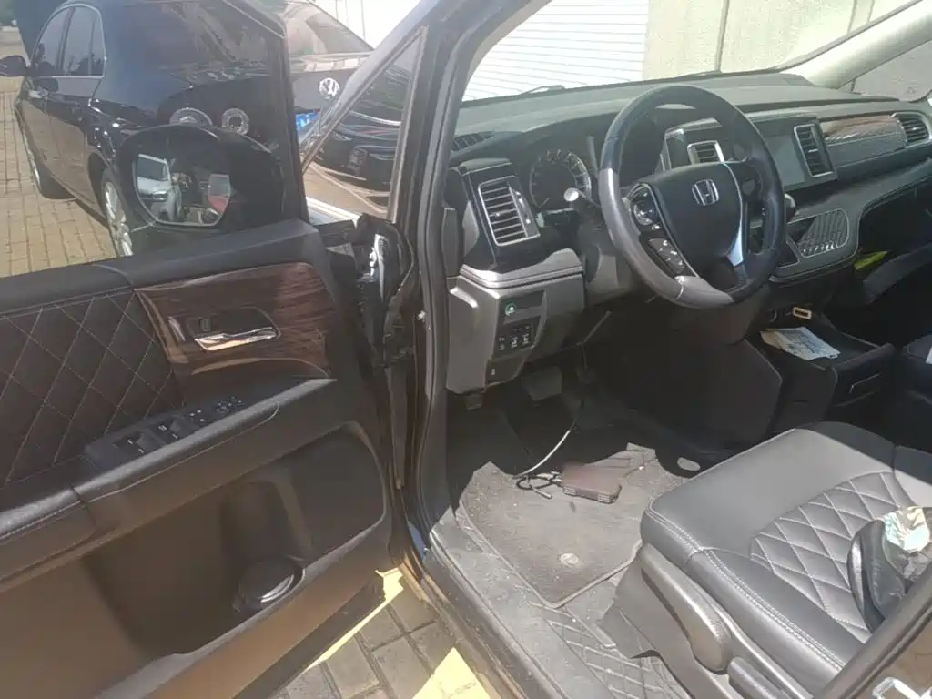 Honda Elysion — миниатюра 16