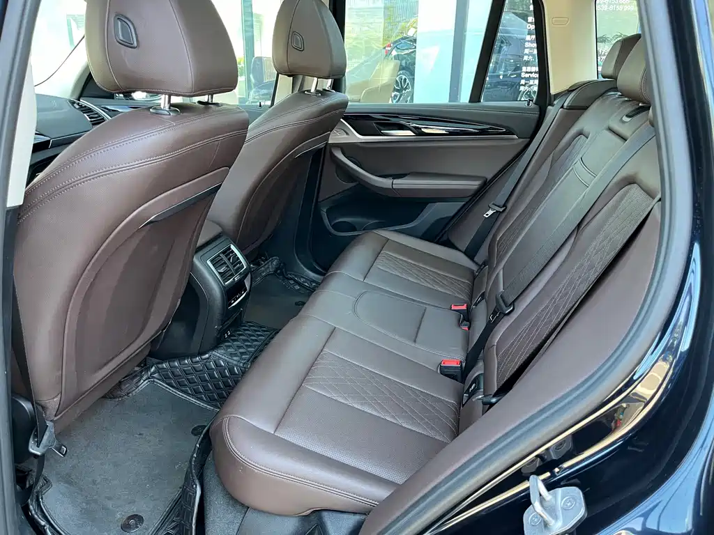 BMW iX3 — миниатюра 9