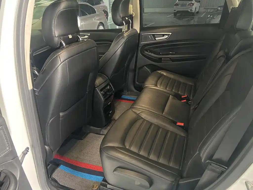 Ford Edge — миниатюра 5