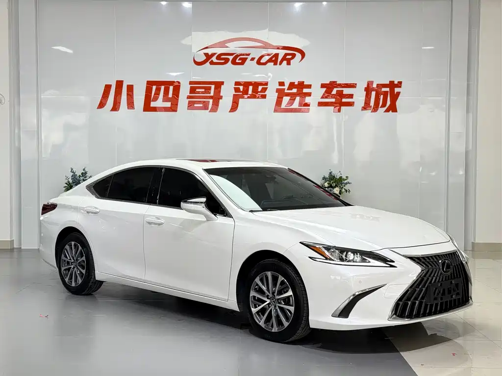 Lexus ES 2021 200