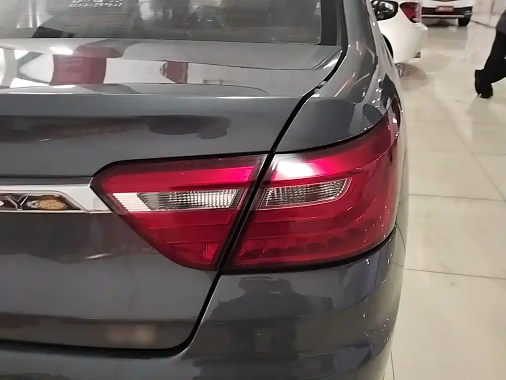 Geely Vision — миниатюра 8
