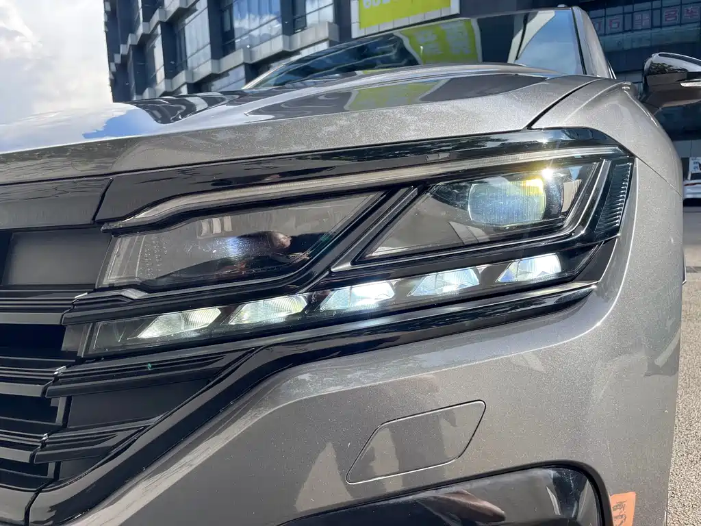 Volkswagen Touareg — миниатюра 30